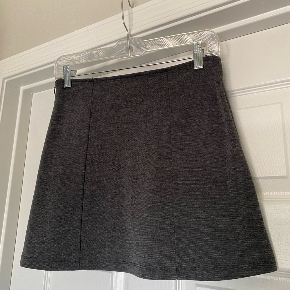 ☑️Forever 21 gray skirt